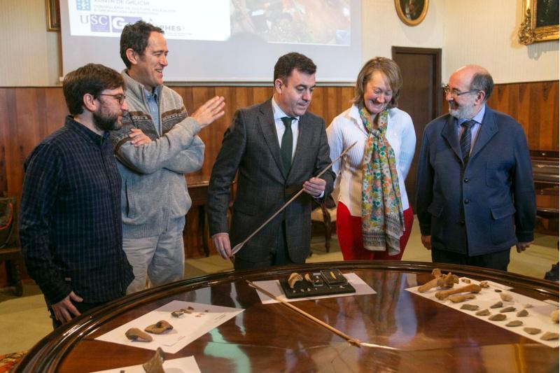 Os traballos en Cova Eirós ofrecen novas claves sobre os modos de vida dos últimos Neandertais e os primeiros humanos modernos no norte peninsular
