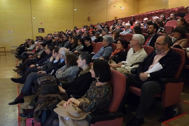 A catedrática Isabel González Fernández recibe a homenaxe da Área de Italiano