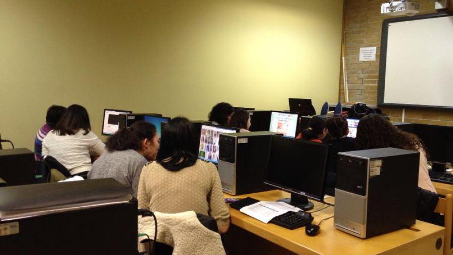 Obradoiro de alfabetización informática, promovido pola Aula TIC-Pemes na Facultade de ADE