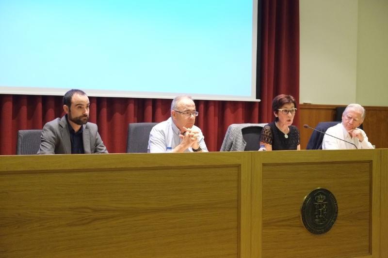 Conversas con parlamentarios sobre a democracia