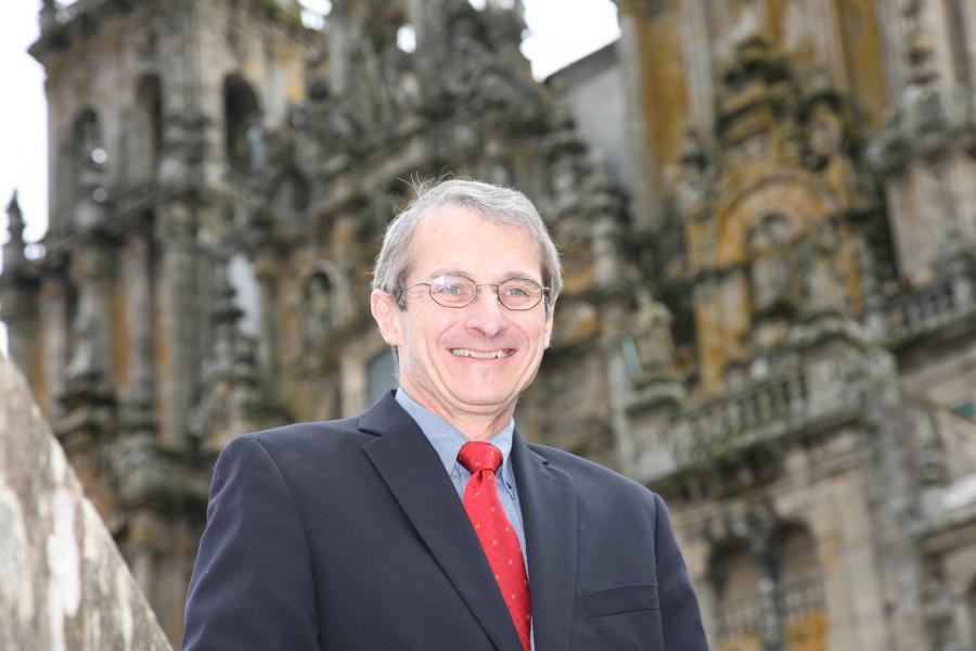 Richard Royce Schrock junto al Colexio de San Xerome