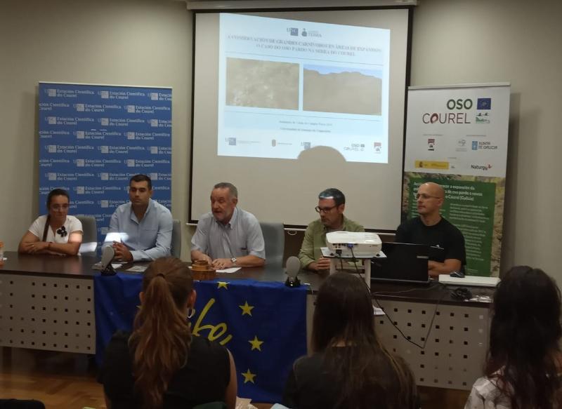 Un seminario da USC sobre a conservación do oso pardo na serra do Courel reúne a 25 participantes 