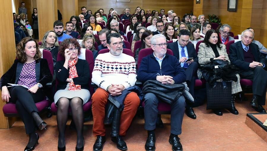 O acto contou con numeroso público. Foto: Santi Alvite