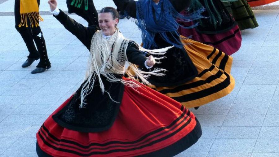 Ciencias da Educación explora os usos didácticos e normalizadores da muiñeira