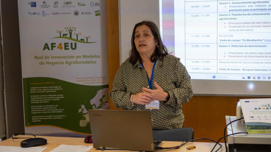 A profesora Rosa Mosquera é a coordinadora do proxecto