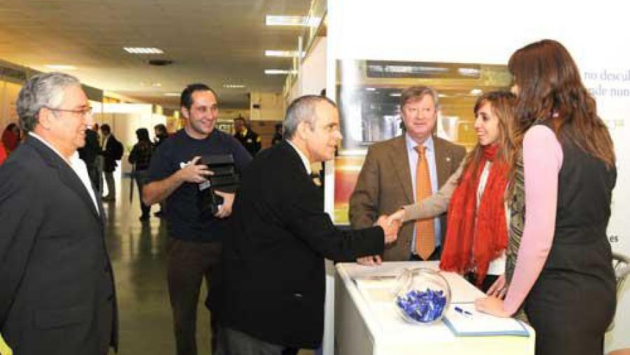 O Foro de Emprego abriu as súas portar coa presenza de preto de trinta empresas e institucións