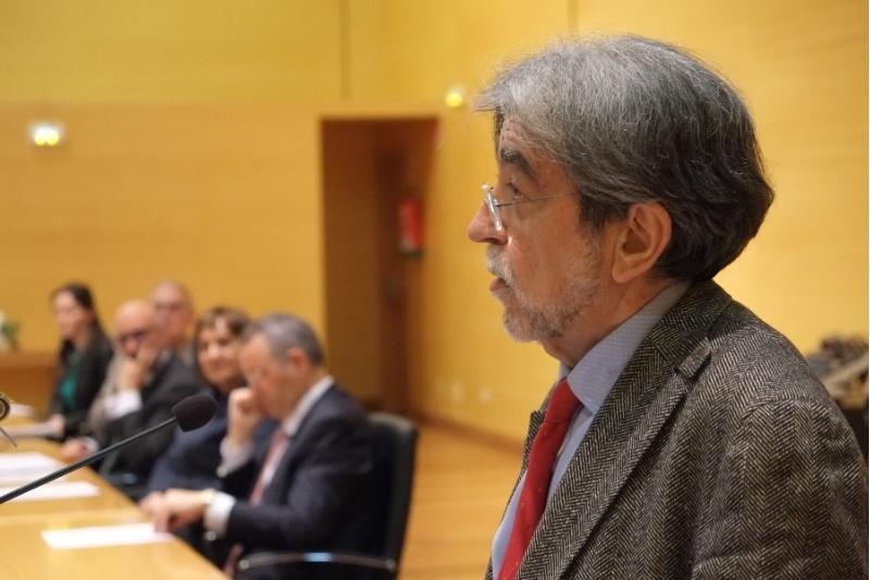 Filoloxía homenaxeou o profesor José Manuel González Herrán con motivo da súa xubilación