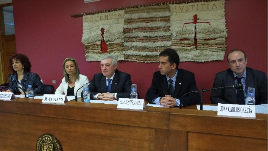 De esquerda a dereita, Lourdes Mella, Esther Escolano, Juan Viaño, Demetrio Fernández e Juan Carlos García. Foto: Servimav-USC