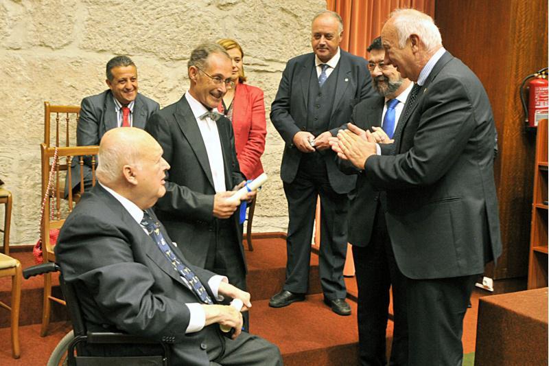 Ángel Carracedo e Fermín Navarrina recibiron a Insignia de Ouro da USC