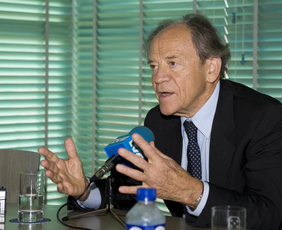 Torsten Nils Wiesel en la rueda de prensa