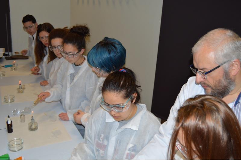 ‘Ciencia para xoves investigadores’ inicia na experimentación a estudantes de cuarto de Eso no Ies A Pinguela de Monforte