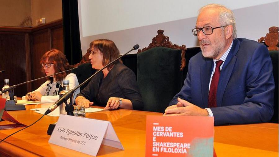 De esquerda a dereita a vicedecana e a decana da Facultade de Filoloxía, María do Cebreiro Rábade e María José López Couso, e Luis Iglesias. Foto: Santi Alvite