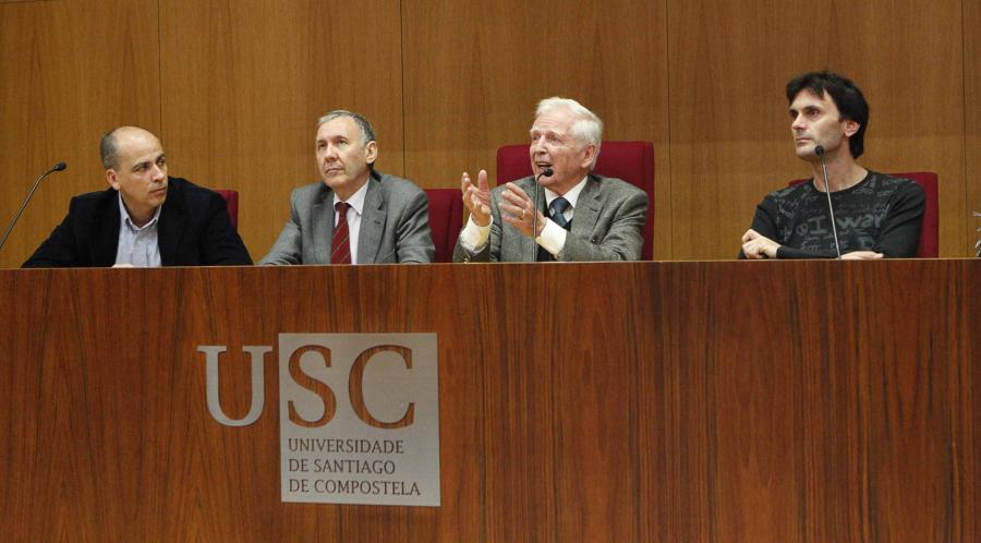 Mesa presidencial del encuentro de Harald zur Hausen con investigadores