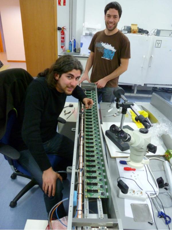 O grupo de Radiofísica da USC constrúe o maior detector de Tomografía Computerizada por Raios X existente en España