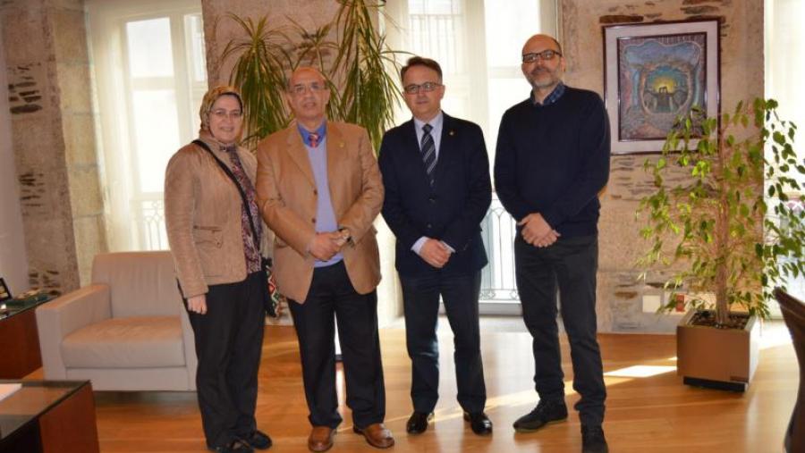 De esquera a dereita, Dina Fouad, Admes A. Geies, Javier Bueno e Pedro Fiz Rocha, na vicerreitoría de Coordinación de Lugo