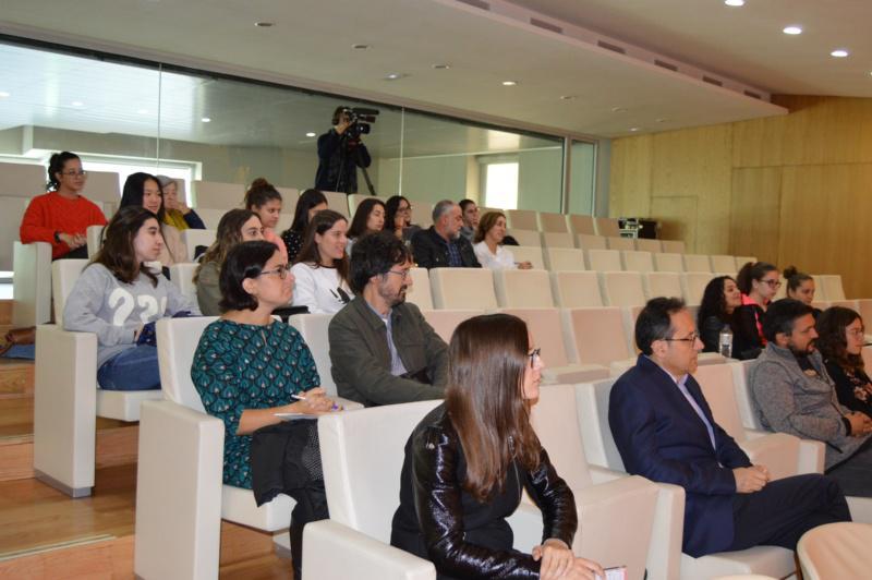 A USC defende a non violencia como fórmula acaída de organización social e manifestación cultural 