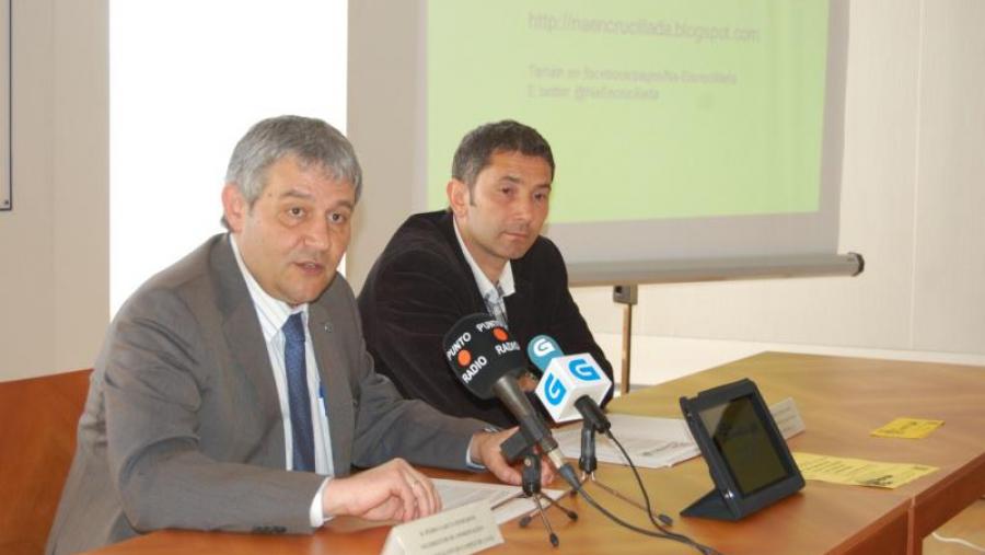 Pedro García Herradón (esquerda) e Marcelo Maneiro, durante a presentación do ciclo de charlas e mesas redondas 'Na Encrucillada'