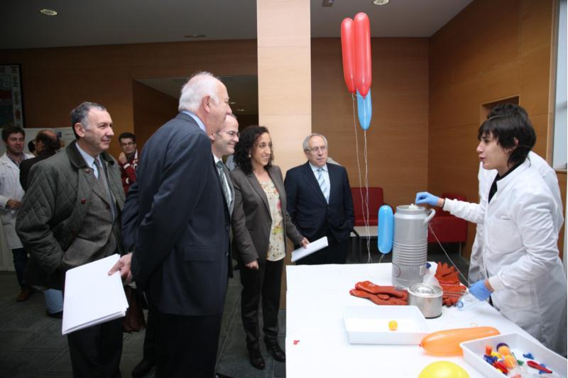 Máis de medio millar de escolares de Santiago e a súa comarca se achegaron á Química a través das visitas ao CIQUS