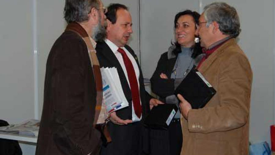 O vicerreitor de Coordinación do Campus de Lugo no Foro de Emprego en Administración de Empresas (Lugo) acompañado do decano da Facultade