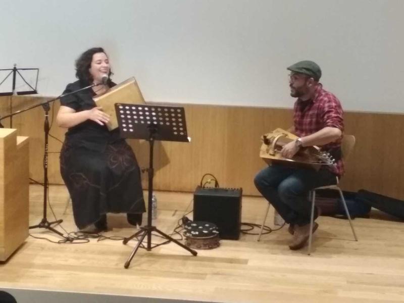 A USC defende a non violencia como fórmula acaída de organización social e manifestación cultural 