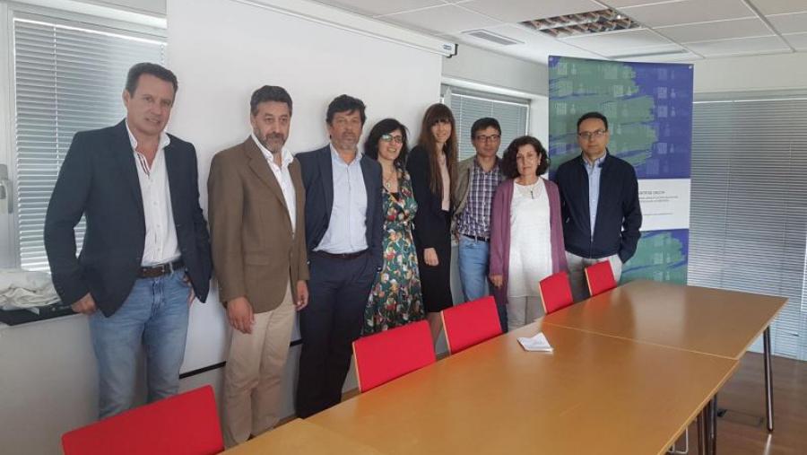 De esquerda a dereita, Francisco Colomer, Delfín Pérez, Xavier Ferreira, Montserrat Valcárcel, Pilar Martínez, Xosé Antón Freire, Elvira López e Jesús Varela