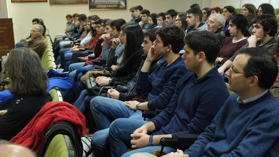 O alumnado participante traballará con datos reais procedentes do acelerador do CERN. Foto: Servimav-USC