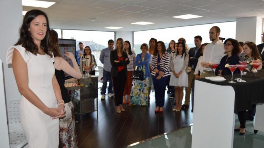 Maruxa García, CEO da spin off da USC TasteLab, na presentación do software Sensibit