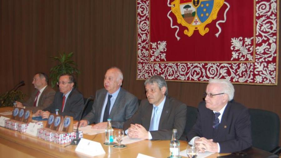De esquerda a dereita, Francisco Rodríguez Lestegás, Manuel Puga, Juan Casares, Pedro García Herradón e Joaquín Marbán, durante o acto de cambio de denominación da Facultade de Formación do...