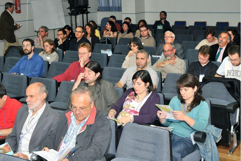 Debaten na USC sobre os desafíos da industria eléctrica e as solucións emerxentes con supercondutores