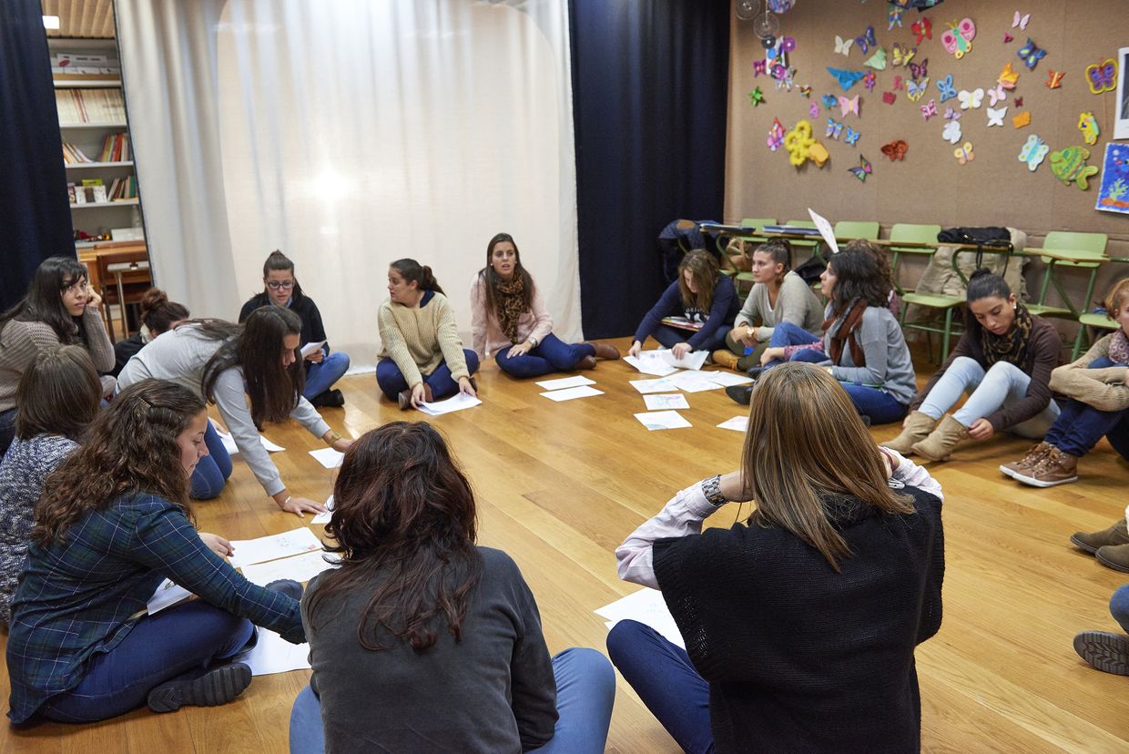 alumnado traballando