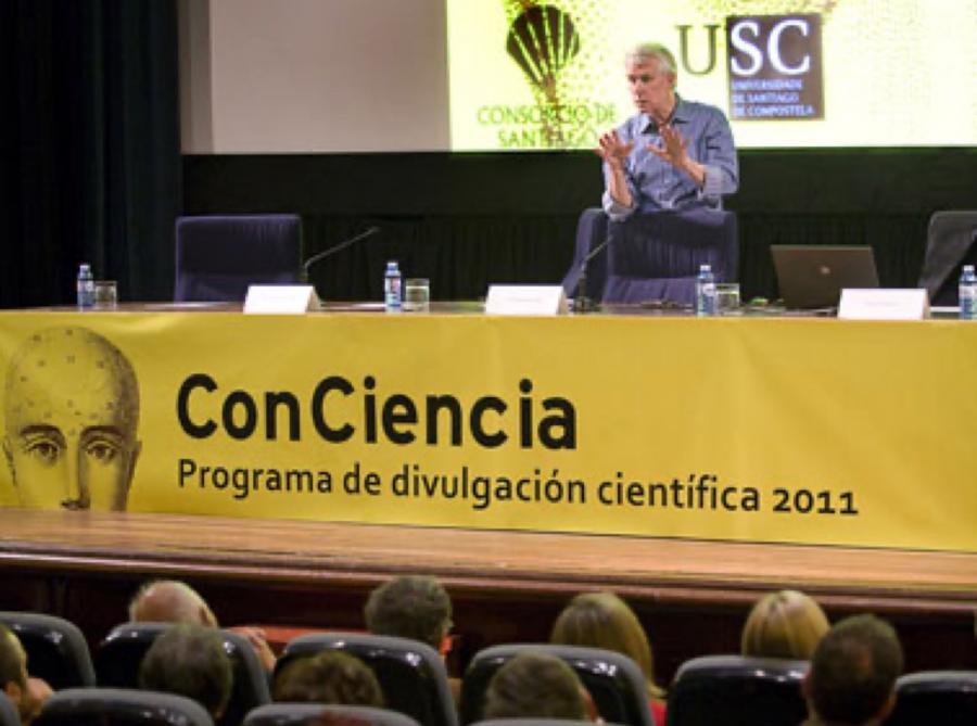 Sir Richard John Roberts impartiendo la conferencia