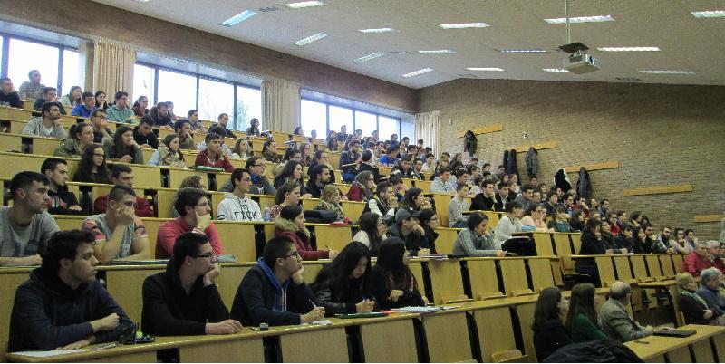 O economista Miguel Bello Vázquez destaca a importancia das vendas nas empresas na Facultade de ADE