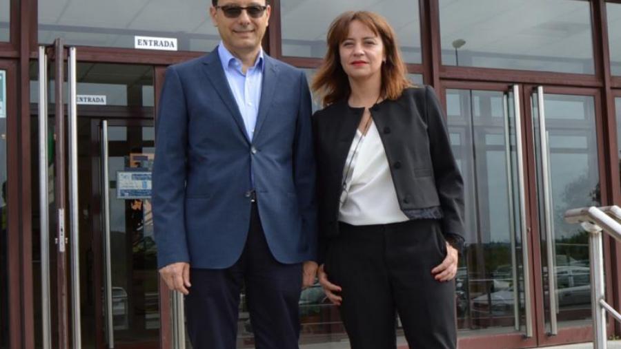 Ángela Morales Polo xunto ao director da súa tese, Jesús Varela Zapata