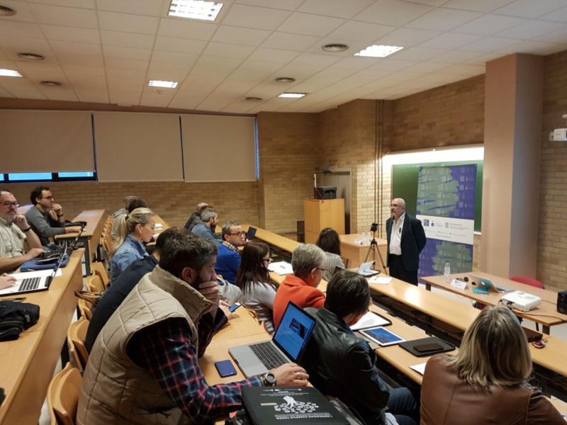 A Universidade forma a profesores, investigadores e persoal de administración nas claves da educación non presencial