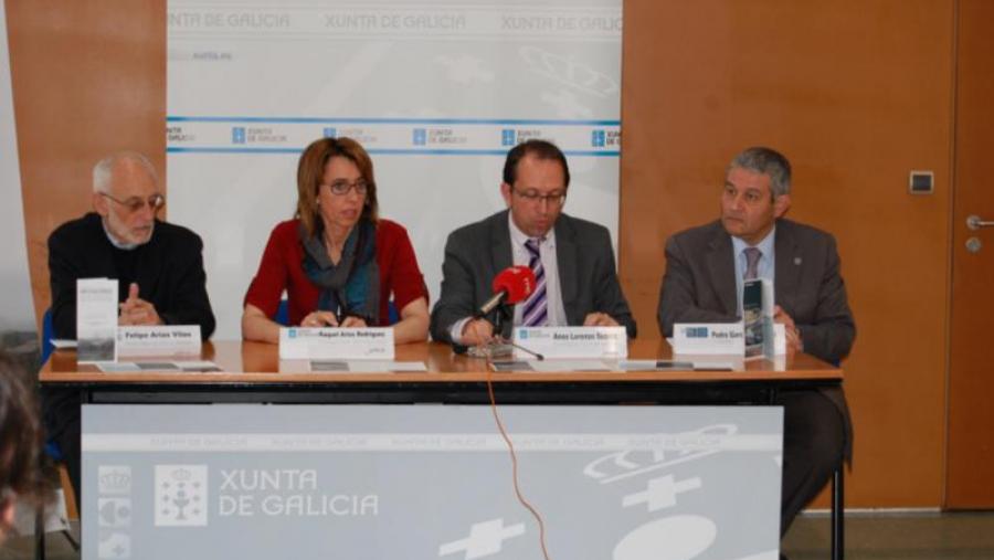 De esquerda a dereita, Felipe Arias, Raquel Arias, Anxo Lorenzo e Pedro García Herradón, na presentación das xornadas