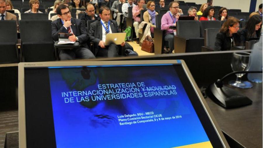 Luís Delgado, da secretaría xeral de Universidades, presentou a estratexia de internacionalización e mobilidade que o Ministerio de Educación para o ensino superior. Foto: Santi Alvite