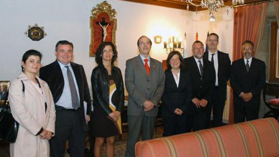 Os membros do xurado do XI Premio Internacional Grupo Compostela-Xunta de Galicia reuníronse na tarde do venres en San Xerome