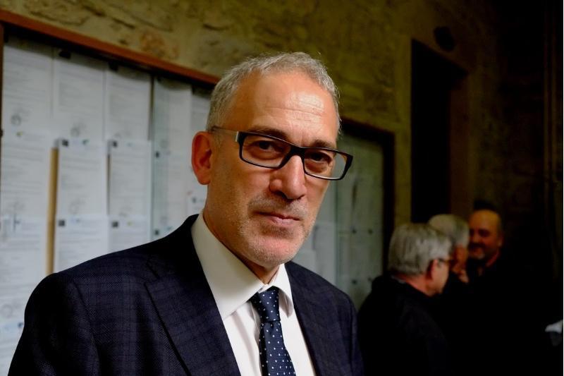 Gumersindo Guinarte tomou posesión como decano da Facultade de Dereito