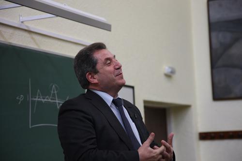 Joan Melé clausurou as actividades da Cátedra Bancaja de Mocidade Emprendedora para 2011-2012