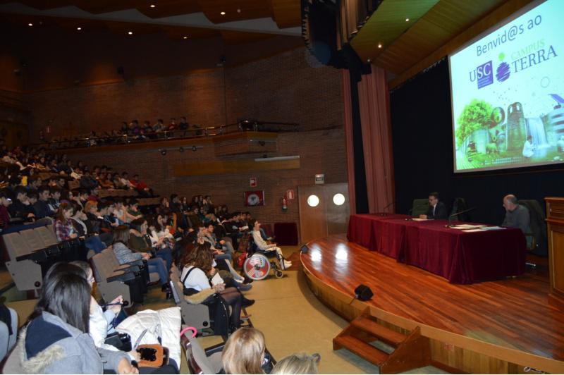 A USC amosa a oferta académica e os servizos do campus de Lugo a estudantes de ensino medio nunha xornada de achegamento