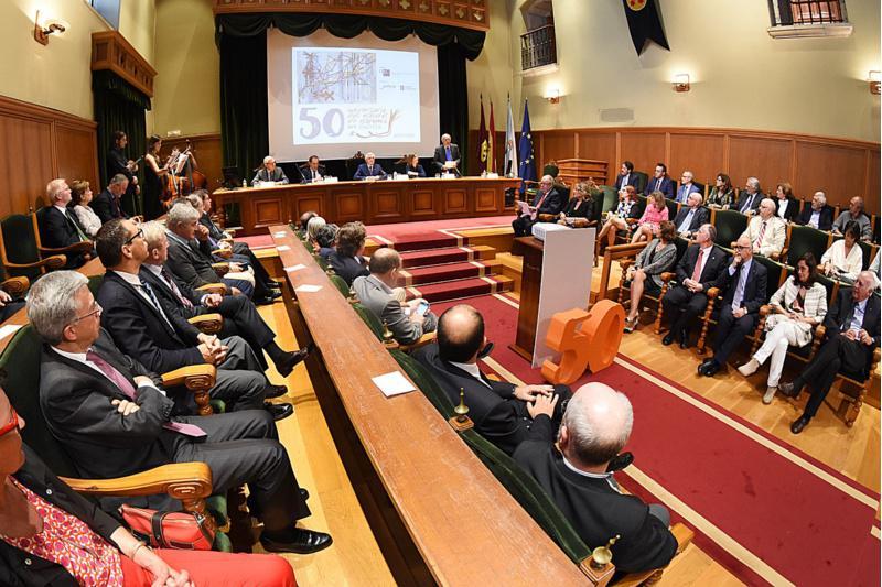 Galicia celebra este curso o 50 aniversario dos estudos de economía na súa universidade 