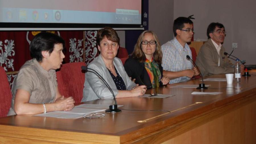 Dopico, González, Silva, Outeiro e Villanueva, na apertura do foro en Humanidades