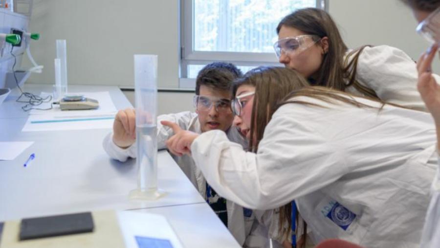 Estudantes que participaron na primeira edición do campus de verán científico técnico desenvolvido en Lugo