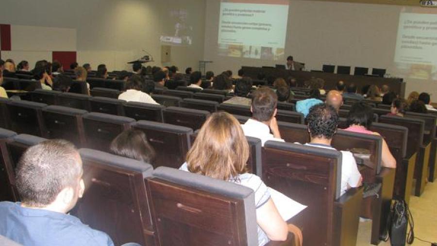 A sesión celebrouse na Facultade de Bioloxía