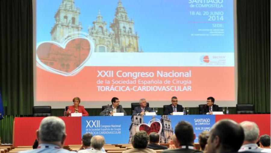 Na mesa presidencial, de esquerda a dereita, Teresa Castaño, Félix Rubial, Juan Viaño, Luis Verde e Ángel Fernández. Foto: Santi Alvite