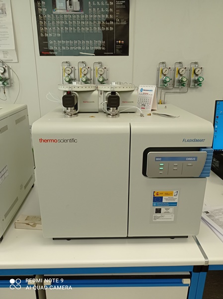 Análise en micromostras orgánicas e inorgánicas de carbono, hidróxeno, nitróxeno e xofre por combustión total.