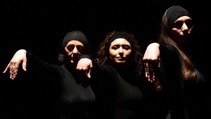 Representación de danza universitaria na USC