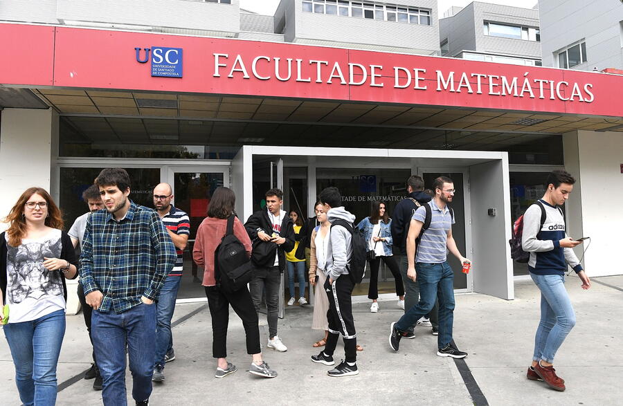 O encontro será en Matemáticas. Foto: Santi Alvite