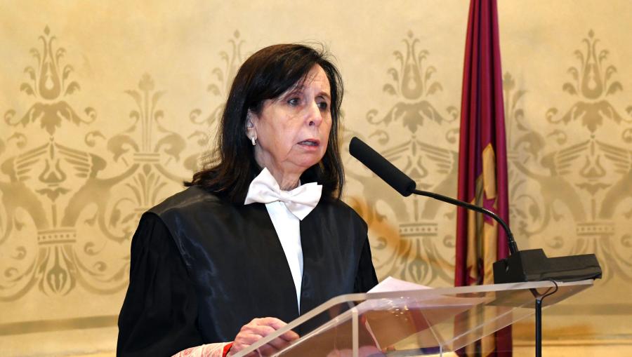 María Emilia Casas Baamonde pronunciando o discurso