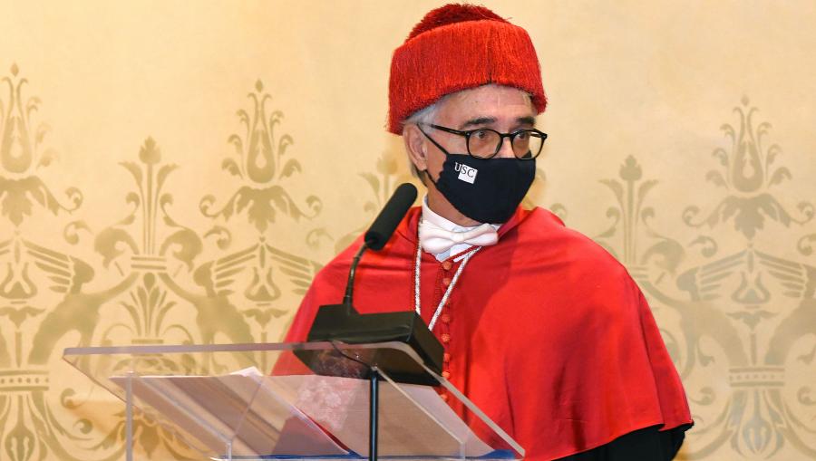 Javier Gárate Castro pronunciando o discurso